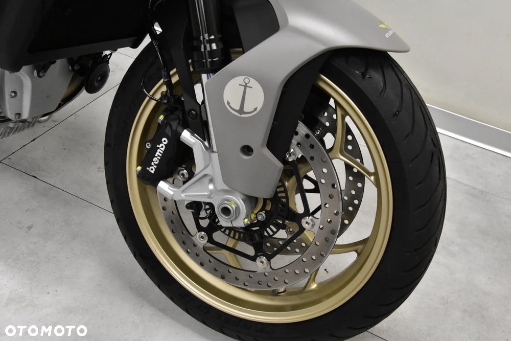 Moto Guzzi V100 Mandello - 26