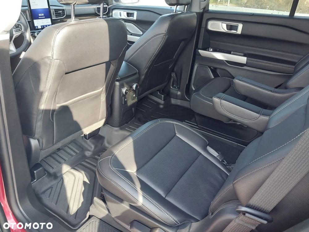 Ford Explorer - 12