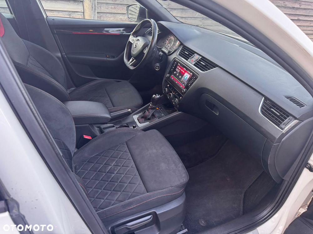 Skoda Octavia 2.0 TDI DSG RS - 9