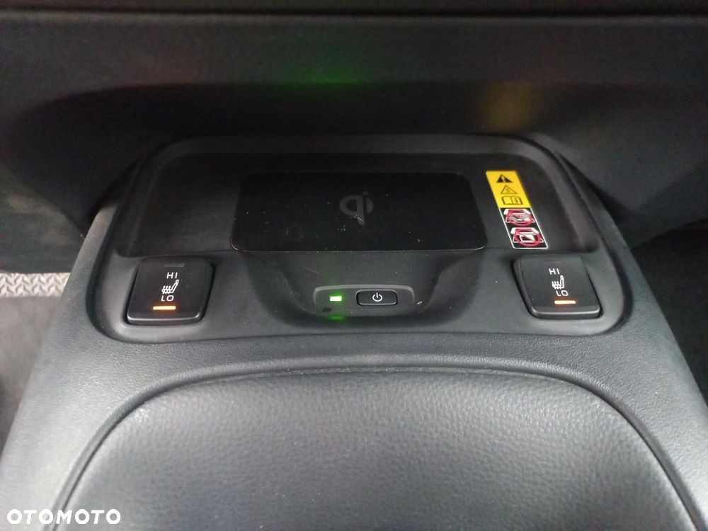 Toyota Corolla 1.8 Hybrid Comfort - 23