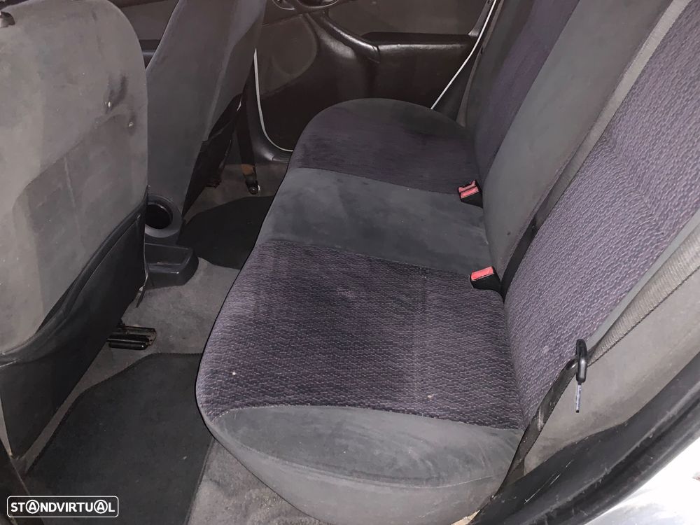 Ford Focus SW 1.8 TDdi Trend - 7