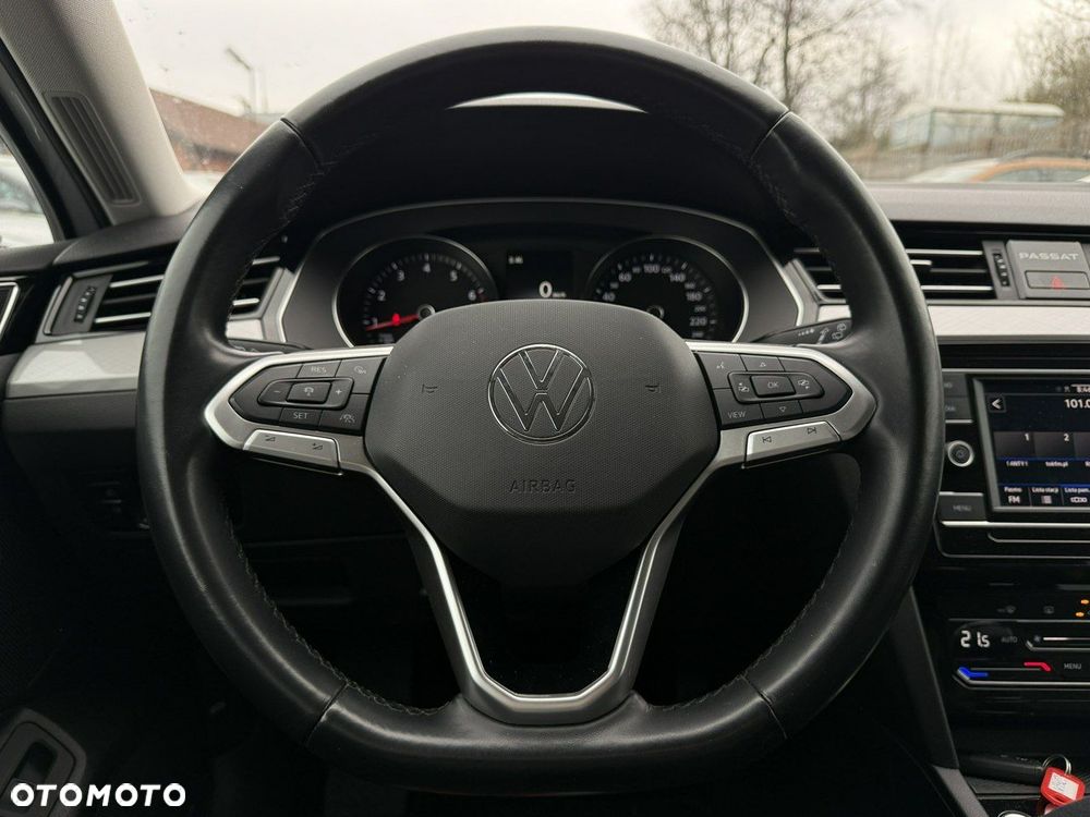 Volkswagen Passat - 8