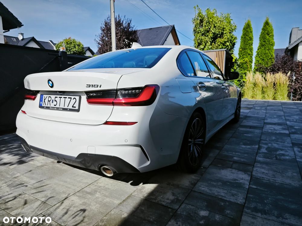 BMW Seria 3 318i M Sport - 4