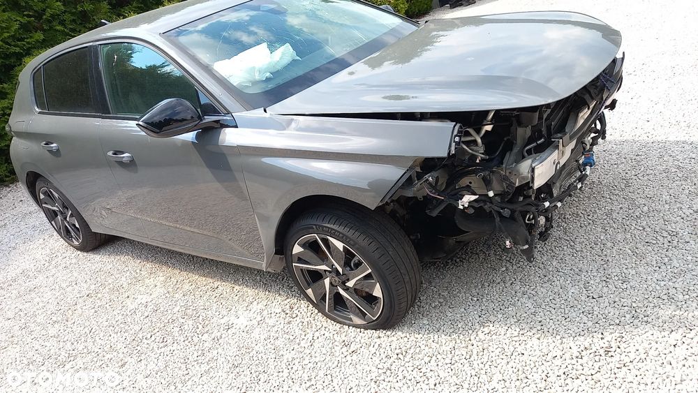Peugeot 308 - 8