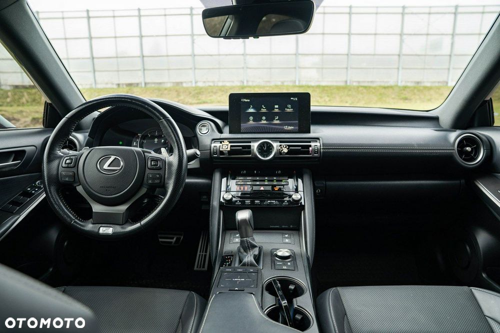 Lexus IS - 18