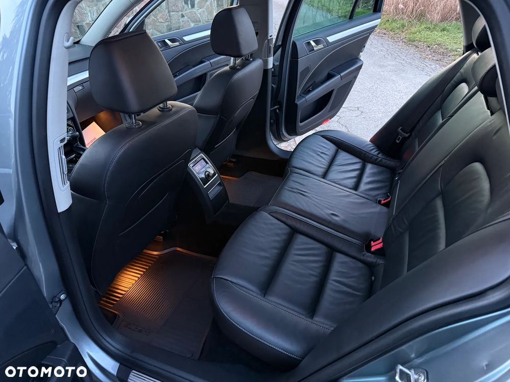 Skoda Superb 2.0 TDI 4x4 DSG Exclusive - 24