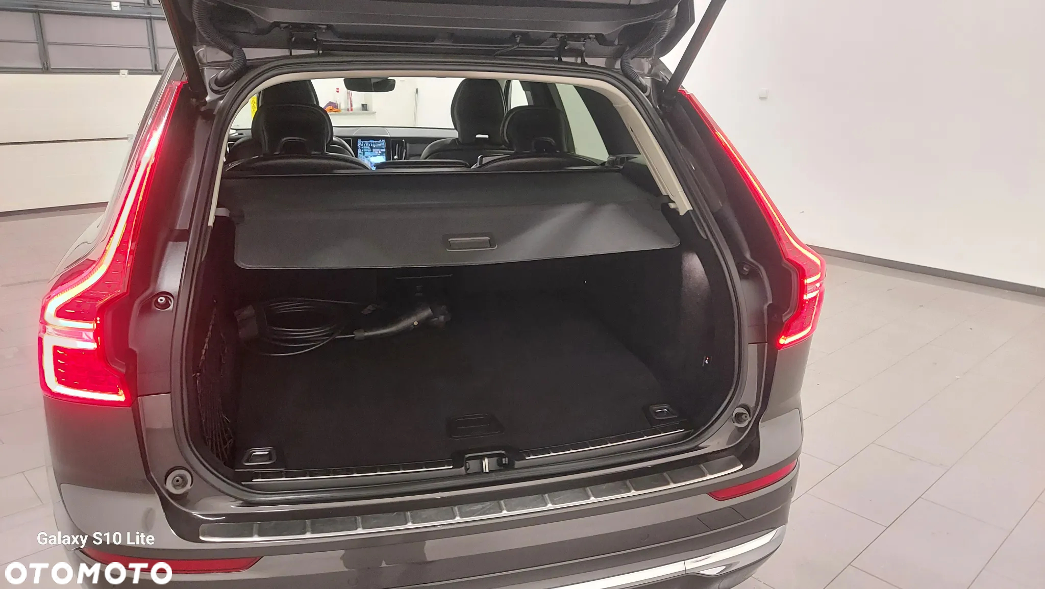 Volvo XC 60 T6 Plug-In Hybrid AWD Inscription - 10