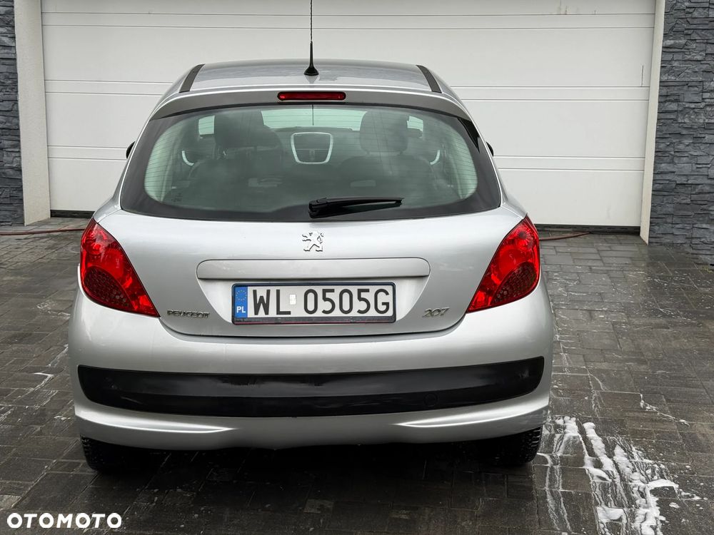 Peugeot 207 1.4 16V Trendy - 17