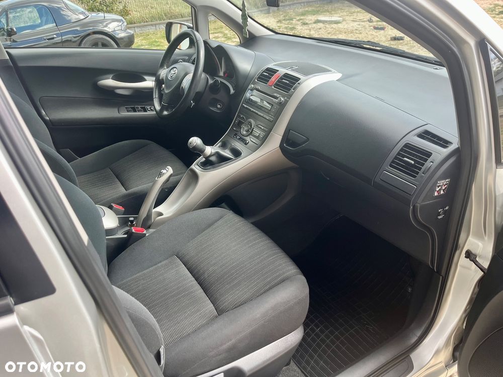 Toyota Auris 1.6 VVT-i Premium - 7