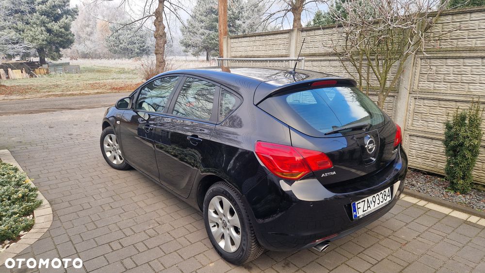 Opel Astra - 4
