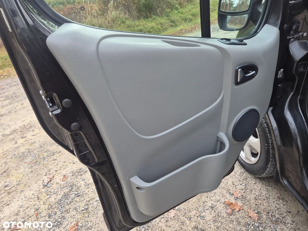 Renault Trafic Grand Passenger Expression - 27