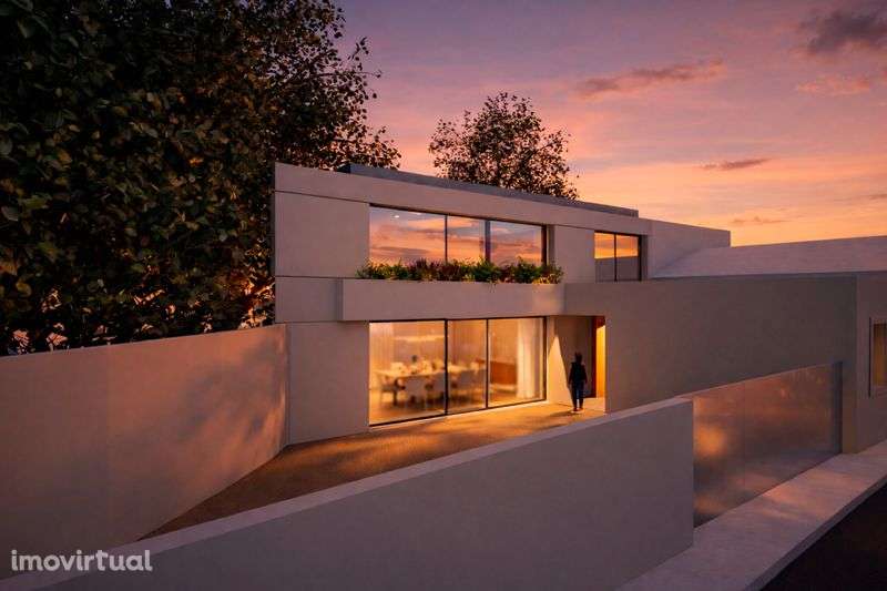 Moradia T4 para reabilitar na Foz Velha - Grande imagem: 4/12