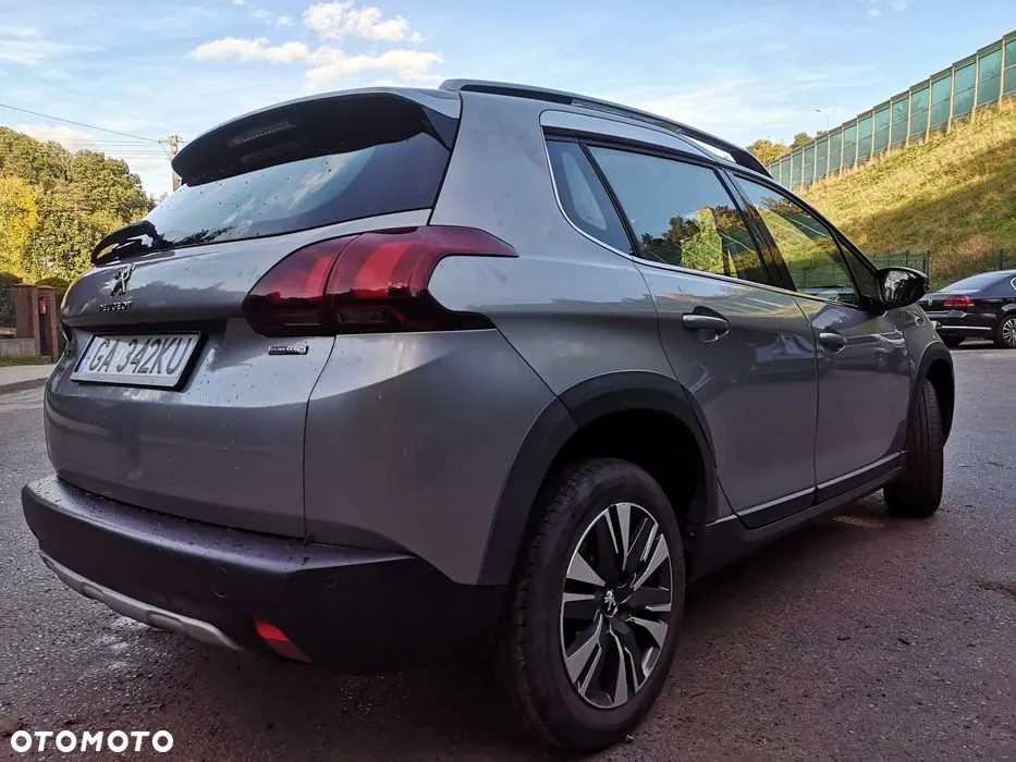 Peugeot 2008 1.2 Pure Tech GPF Allure S&S - 6