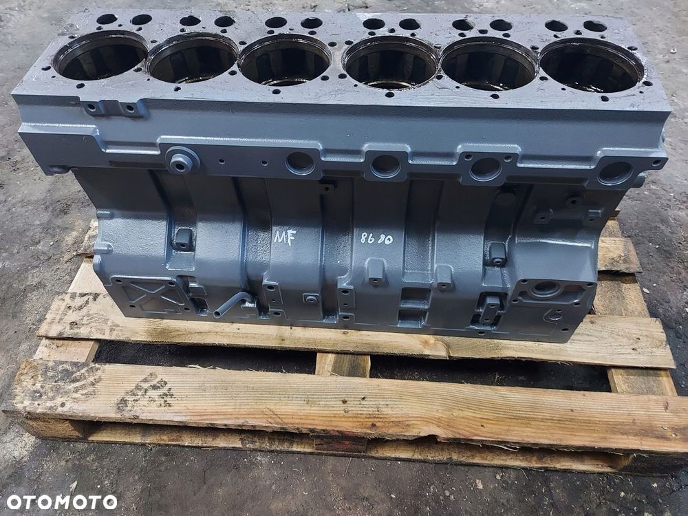 BLOK SILNIKA 836873096 MASSEY FERGUSON 8680 2011R - 2