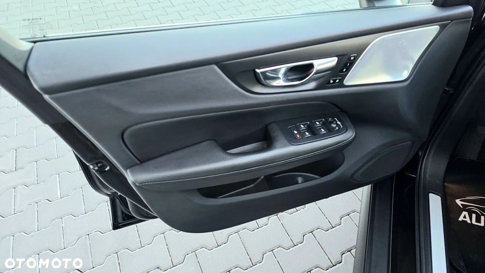 Volvo V60 Cross Country B4 D AWD Geartronic Pro - 27