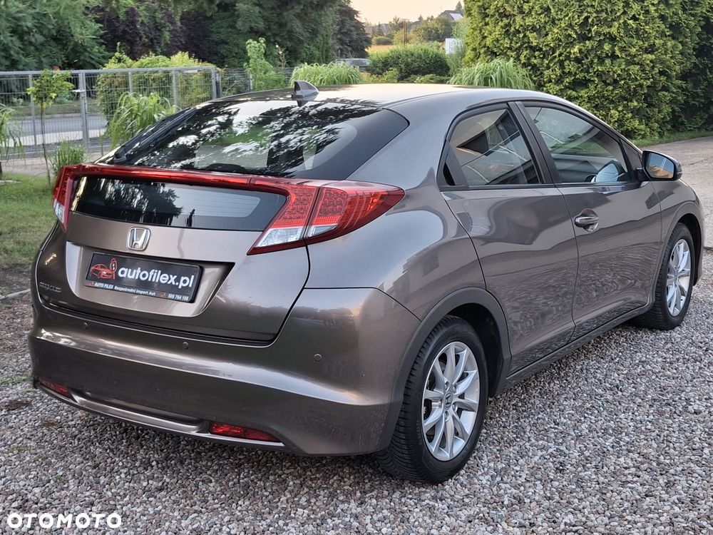 Kia Ceed - 24