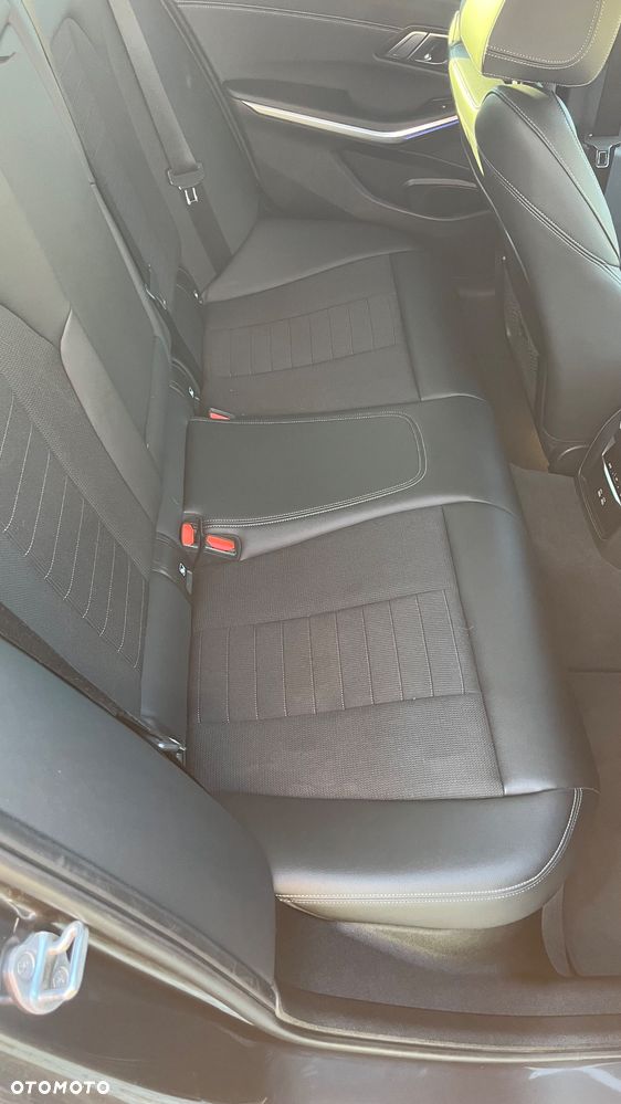 BMW Seria 3 320d Sport Line Sport - 31