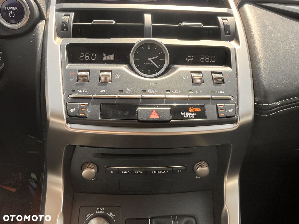 Lexus NX 300h Prestige AWD - 12