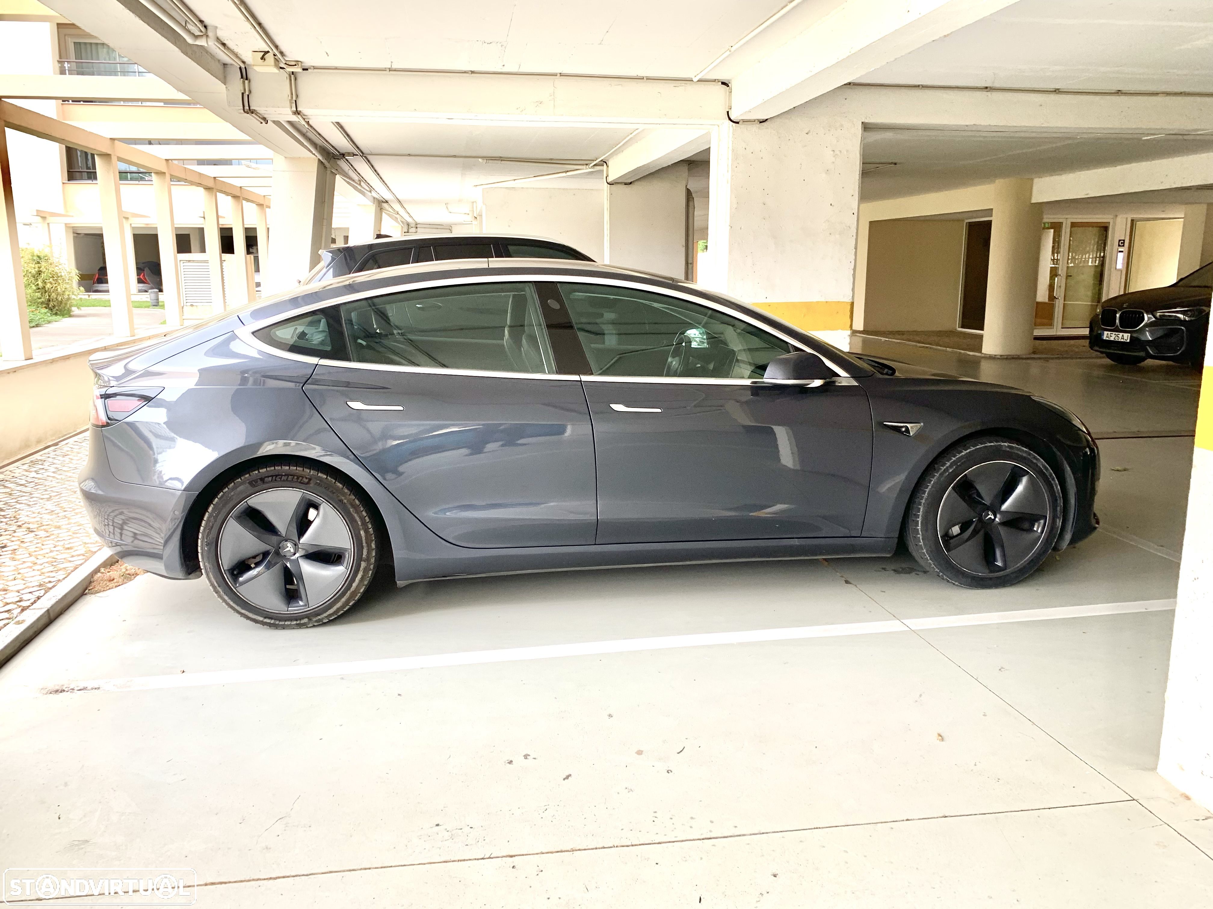 Tesla Model 3 - 1