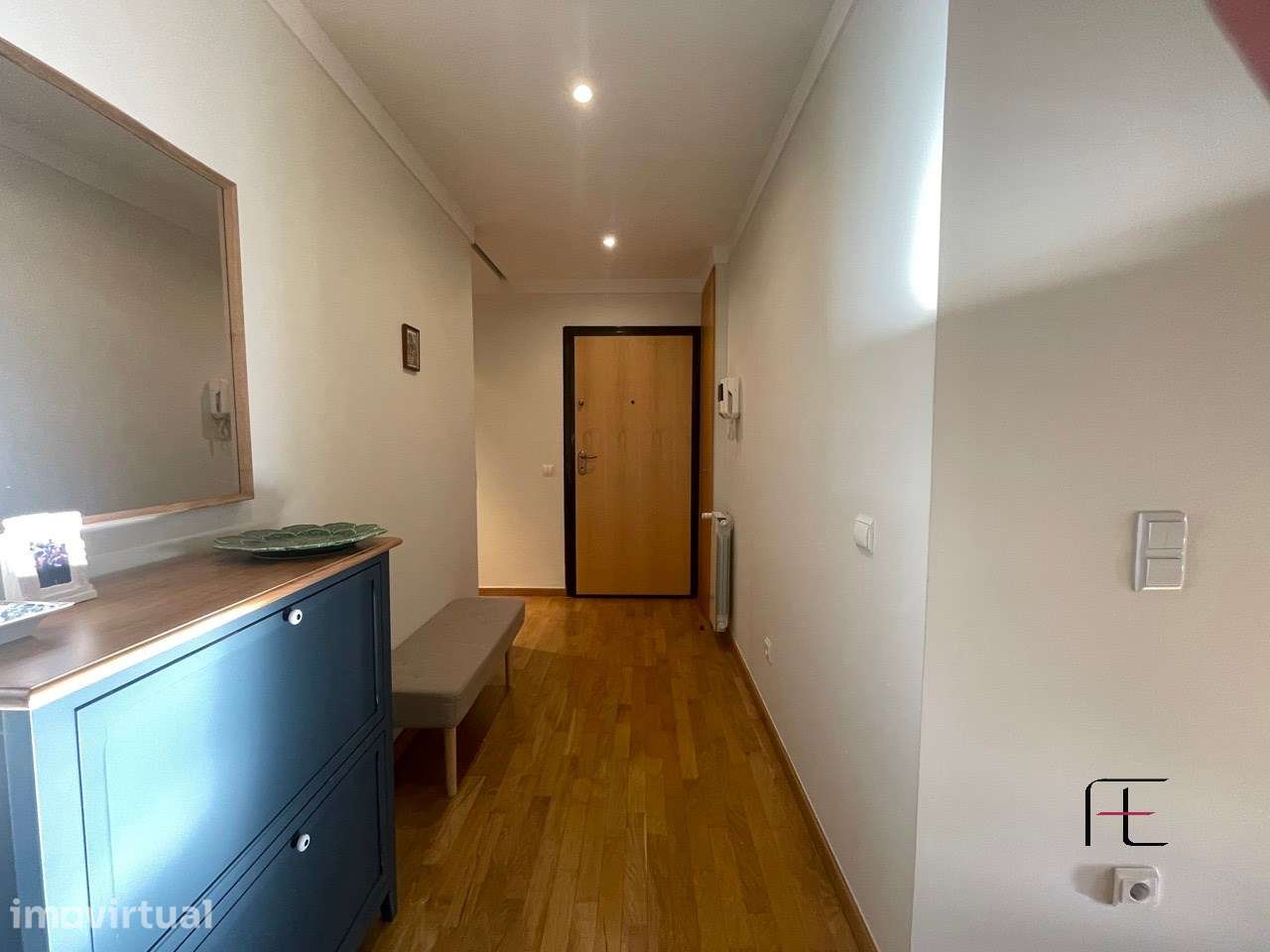 Apartamento T2 à Venda em São Mamede de Infesta | Garagem - Grande imagem: 3/23