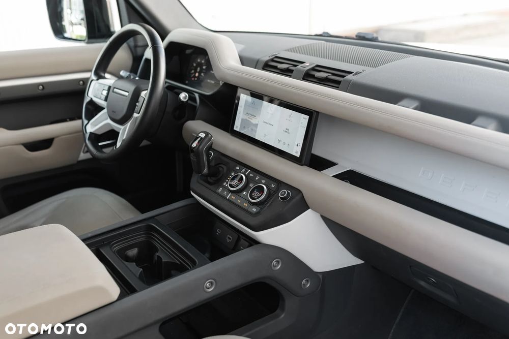 Land Rover Defender 2.0 P300 S - 25