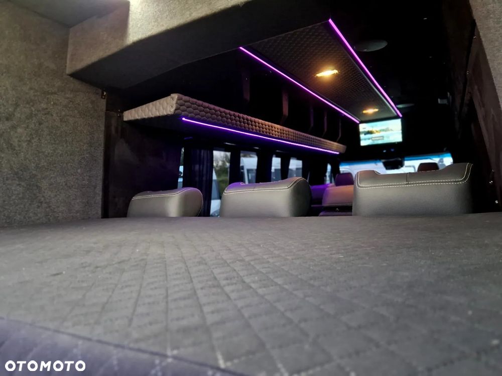 Mercedes-Benz Sprinter - 30