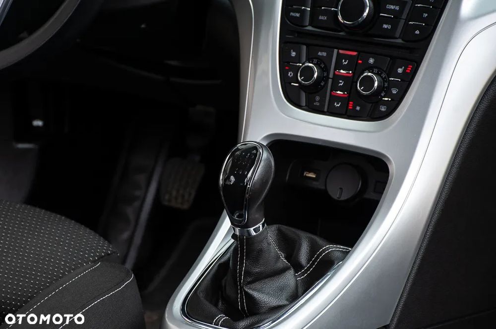 Opel Astra 1.6 Turbo Edition Sport - 29