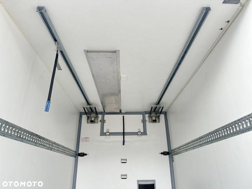 Volkswagen CRAFTER CHŁODNIA KONTENER -5*C 8 PALET BLIŹNIACZE KOŁA KLIMATYZACJA  180KM - 26