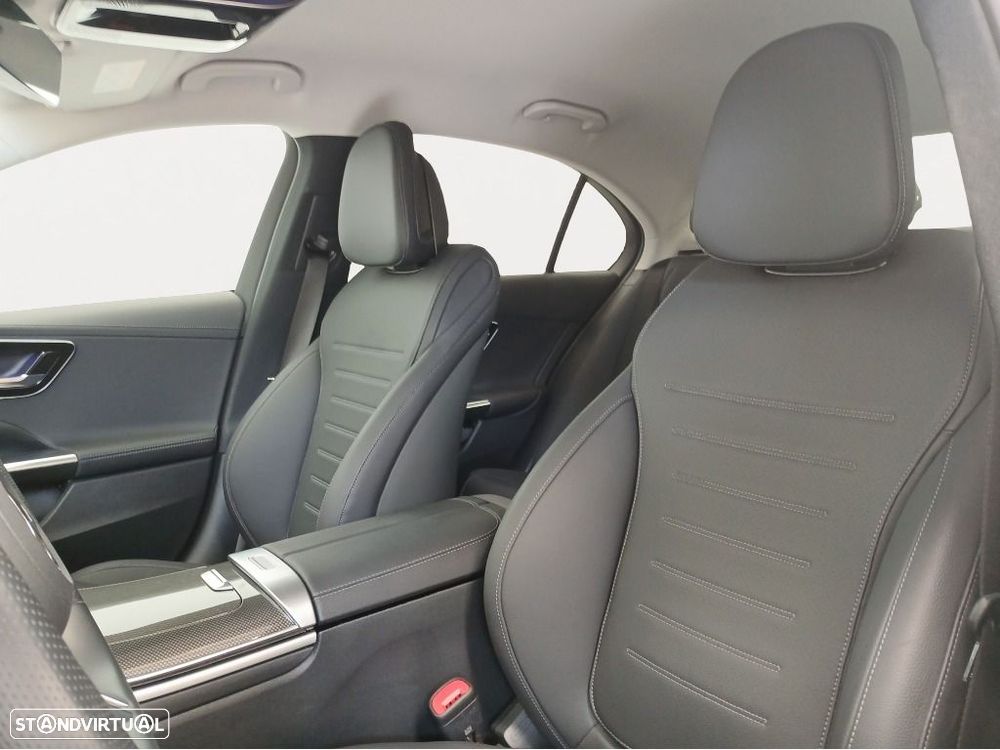 Mercedes-Benz C 300 — fotografia 8
