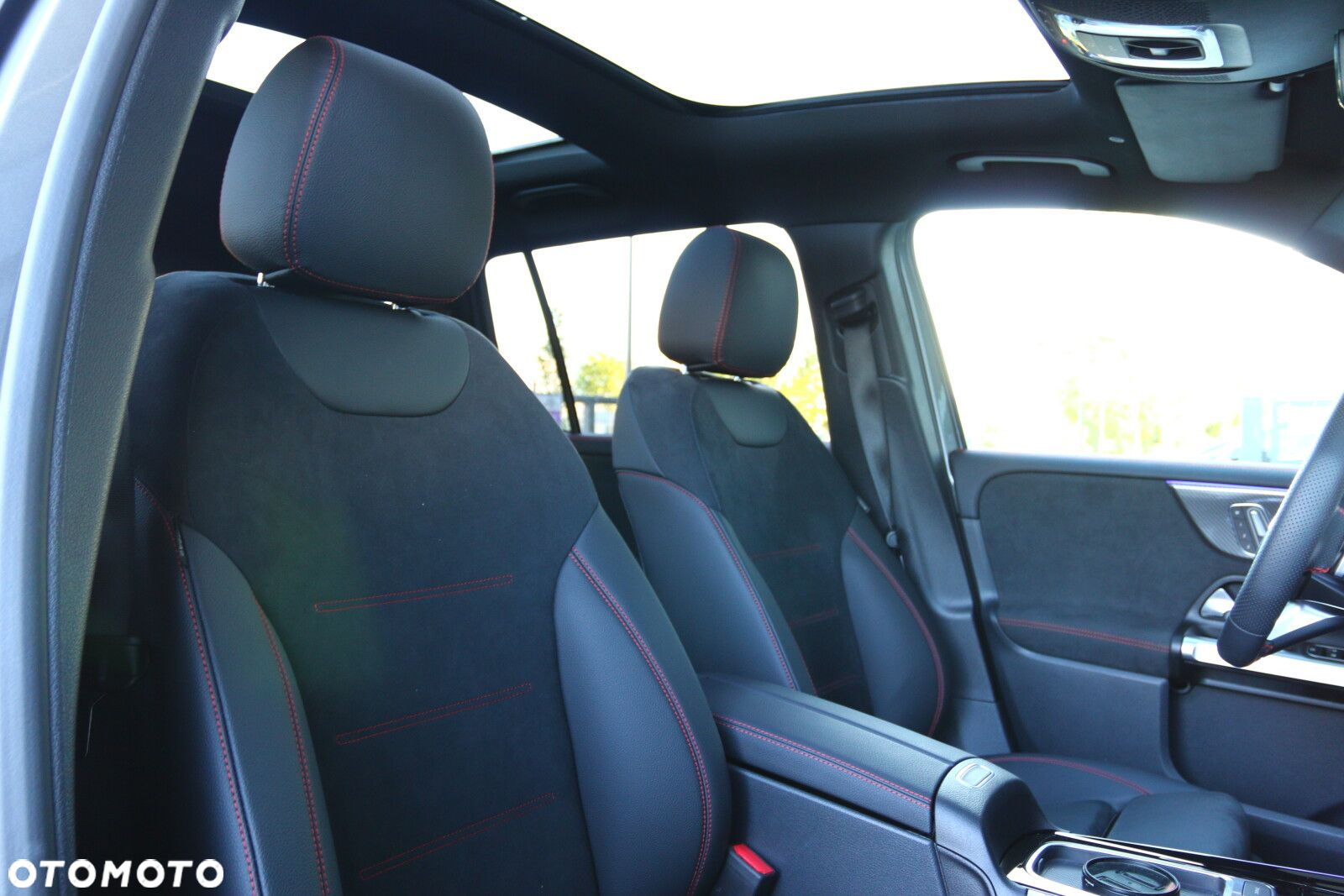 Mercedes-Benz GLB 200 AMG Line 7G-DCT - 21