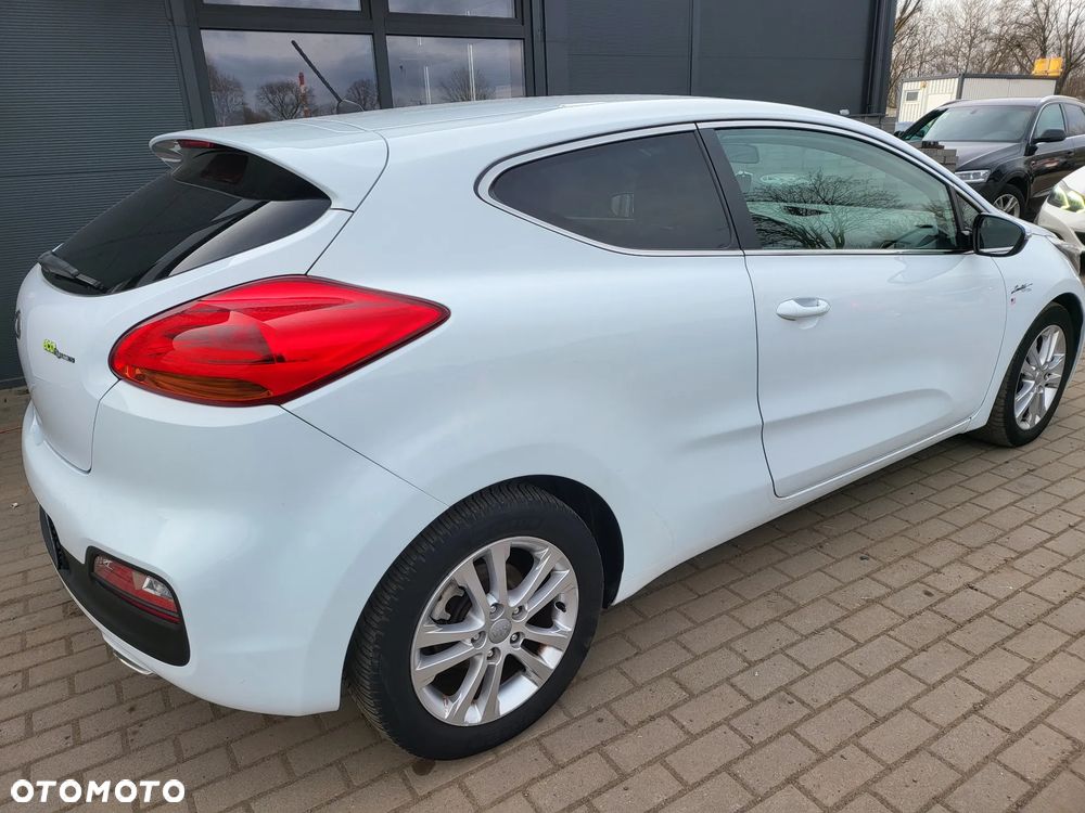 Kia ProCeed - 31