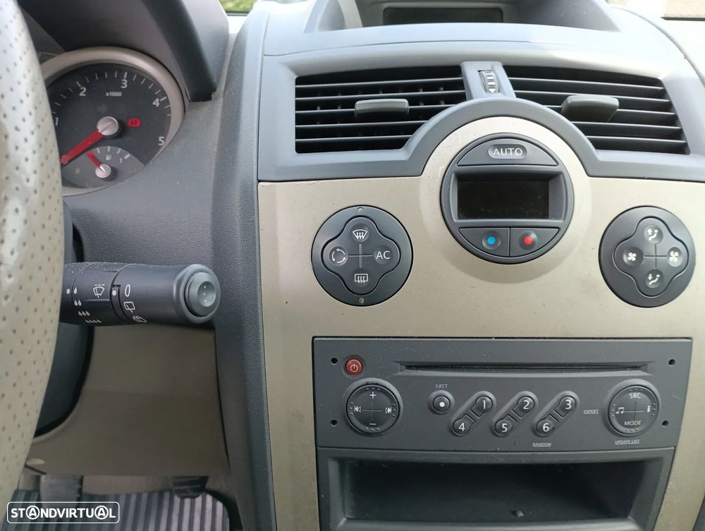 Renault Mégane Break 1.5 dCi Confort - 10