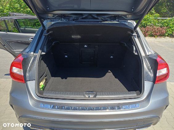 Mercedes-Benz GLA 250 7G-DCT Peak Edition - 14