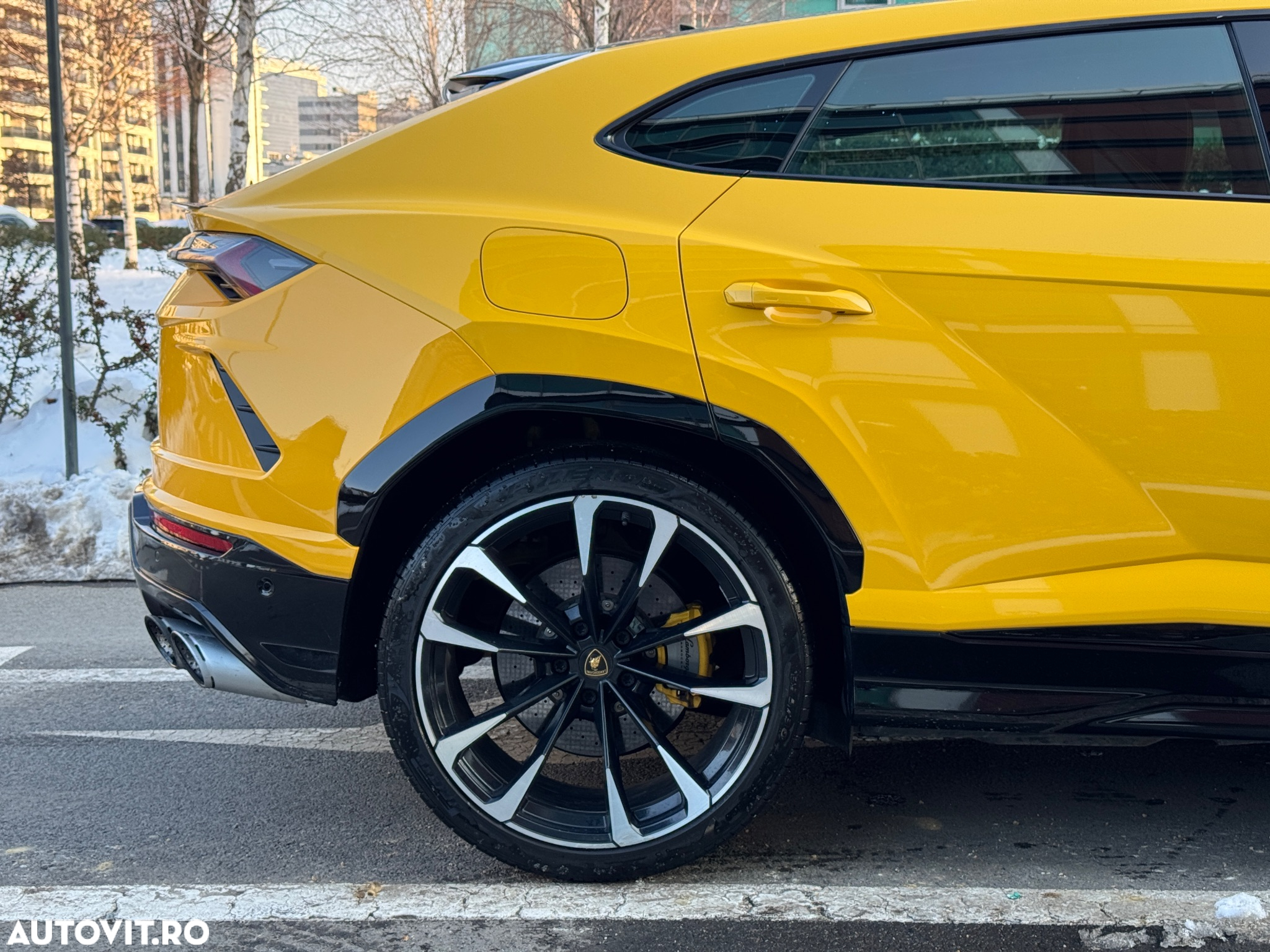Lamborghini URUS Standard - 27