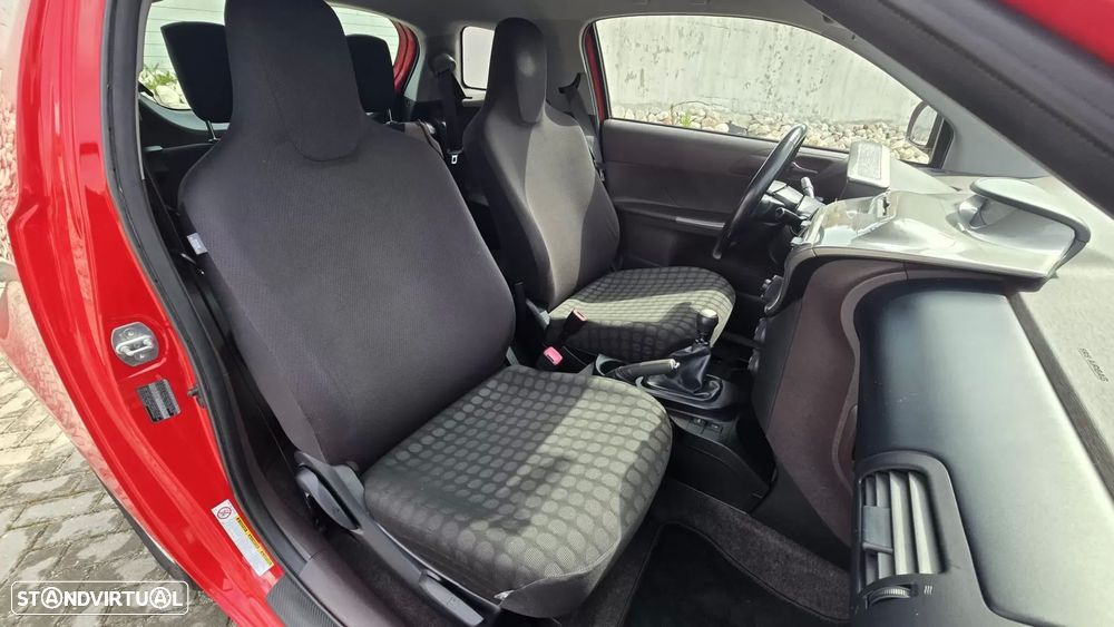 Toyota iQ 1.0 VVT-i - 17
