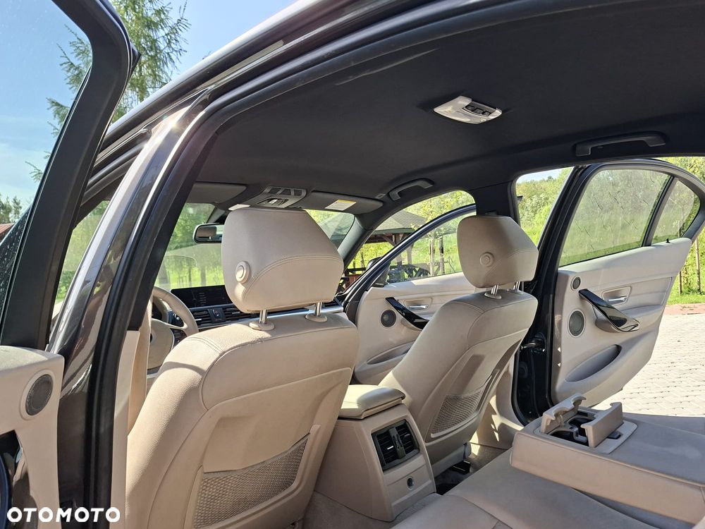 BMW Seria 3 320d - 4