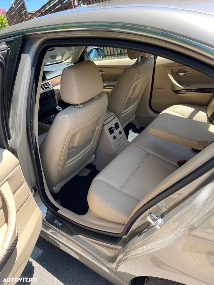 BMW Seria 3 318d - 10