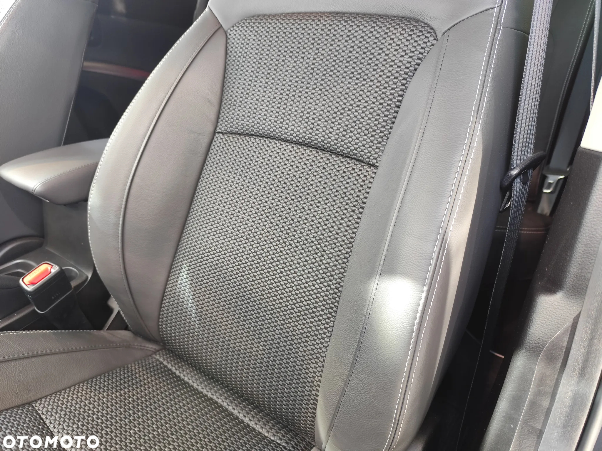 Suzuki SX4 S-Cross 1.5 DualJet Hybrid Elegance SP AGS - 12