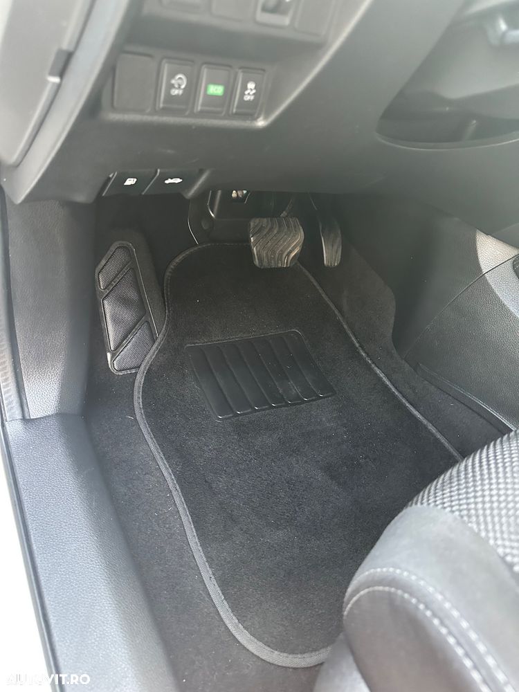 Nissan Qashqai 1.6 DCI Start/Stop X-TRONIC N-Connecta - 16