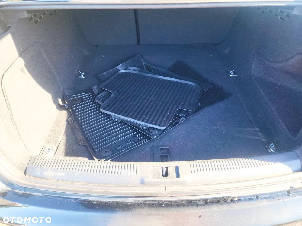 Audi A4 Limousine - 11