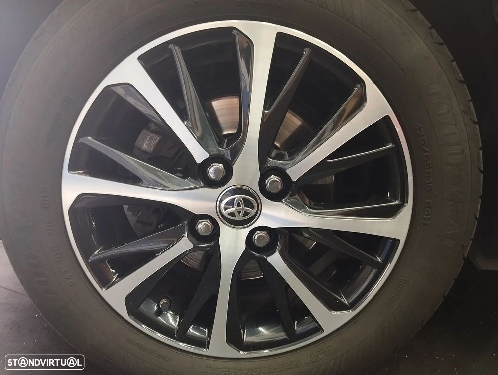 Toyota Yaris 1.0 VVT-i Comfort — fotografia 8