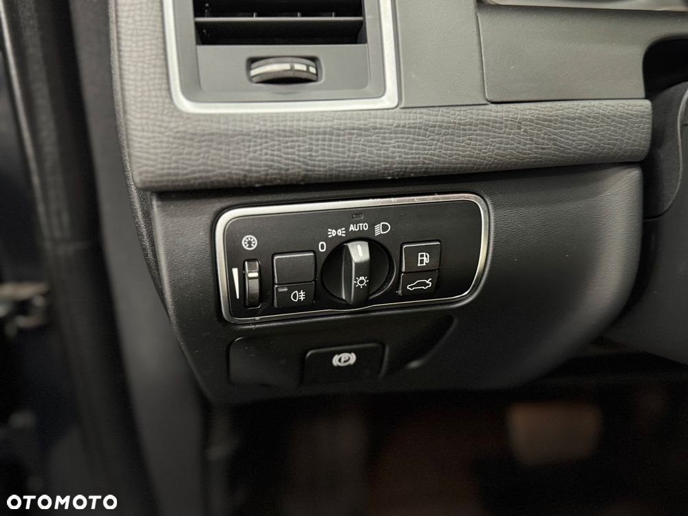 Volvo XC 60 D4 AWD Momentum - 5