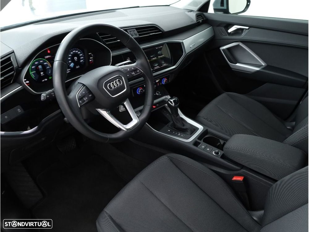 Audi Q3 45 TFSIe S tronic - 14