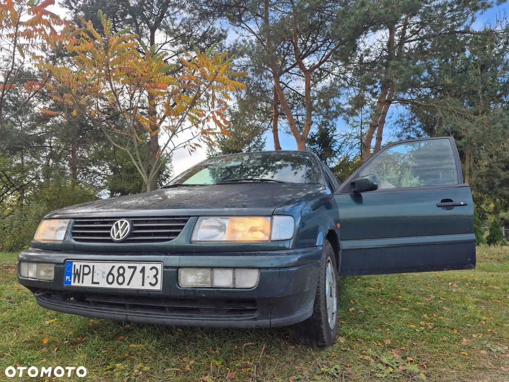 Volkswagen Passat - 1