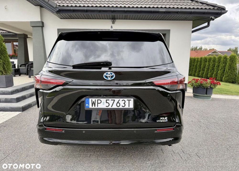Toyota Sienna - 11