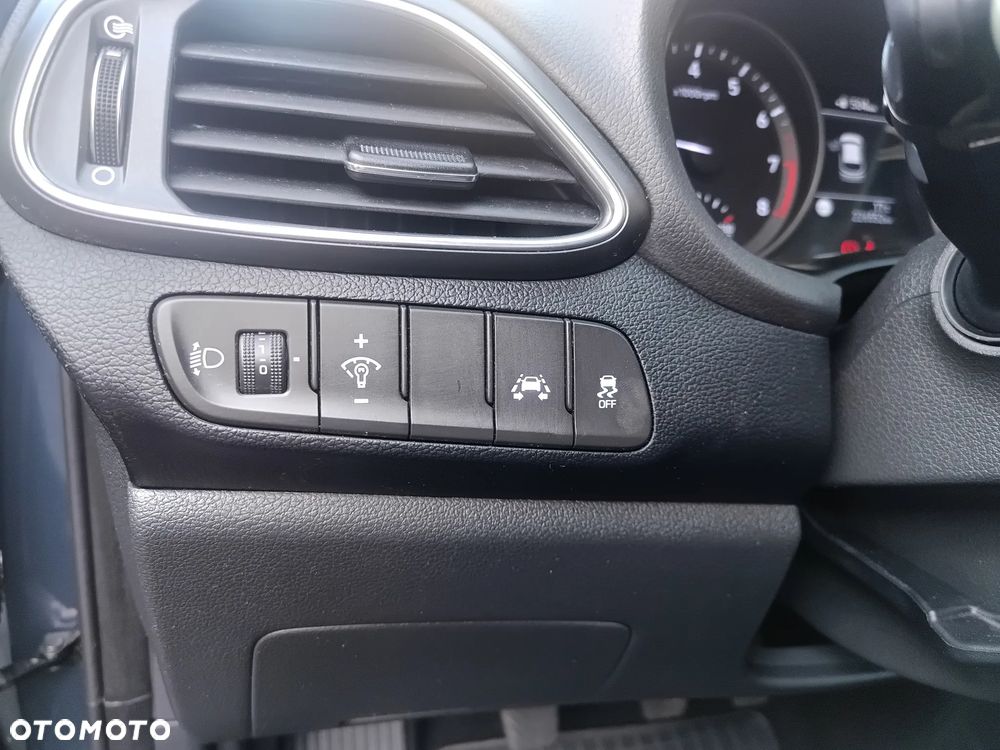 Hyundai i30 1.0 T-GDI Premium - 14