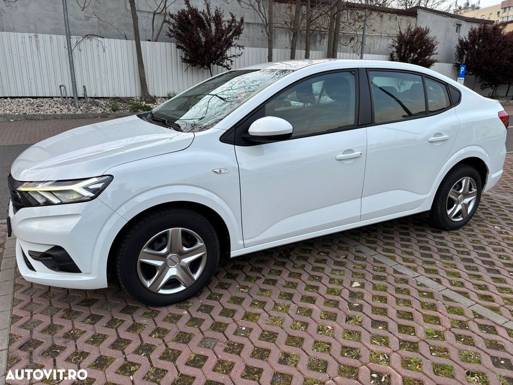 Dacia Logan TCe 90 Essential - 8