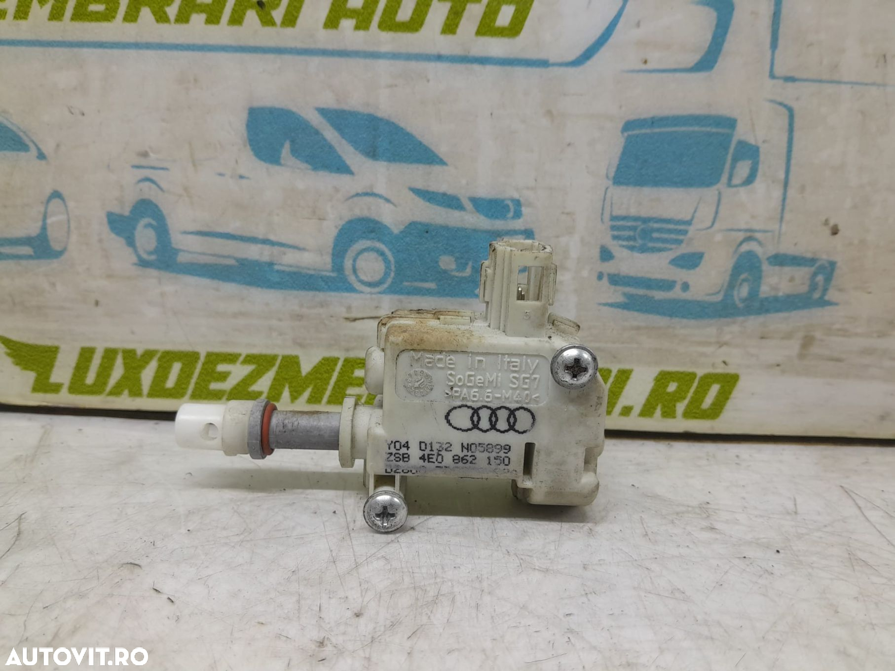 Actuator usa rezervor 4E0862150 Audi A8 D3/4E [2002 - 2005] - 2