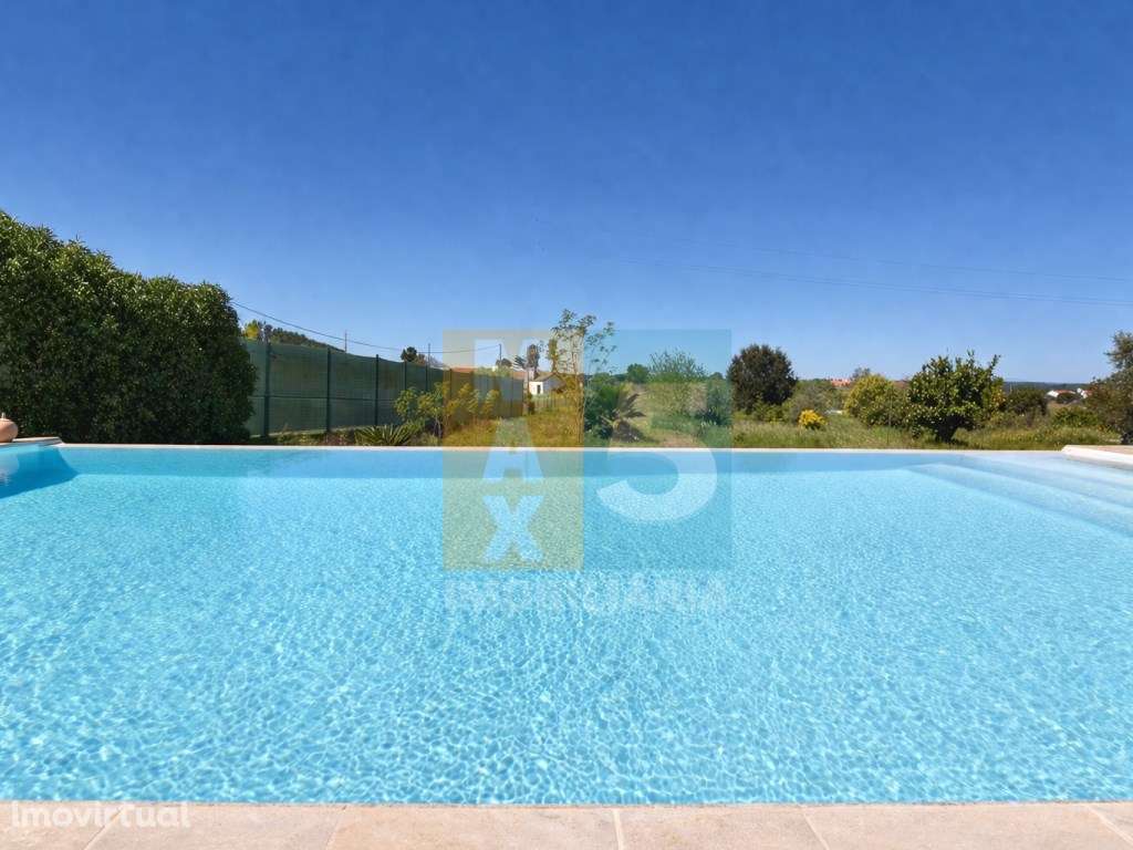 Moradia com piscina de água salgada no coração da Fajarda - Coruche - Grande imagem: 4/60