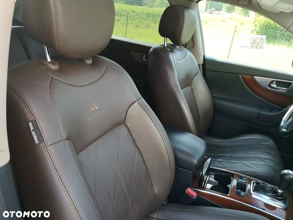Infiniti FX - 17